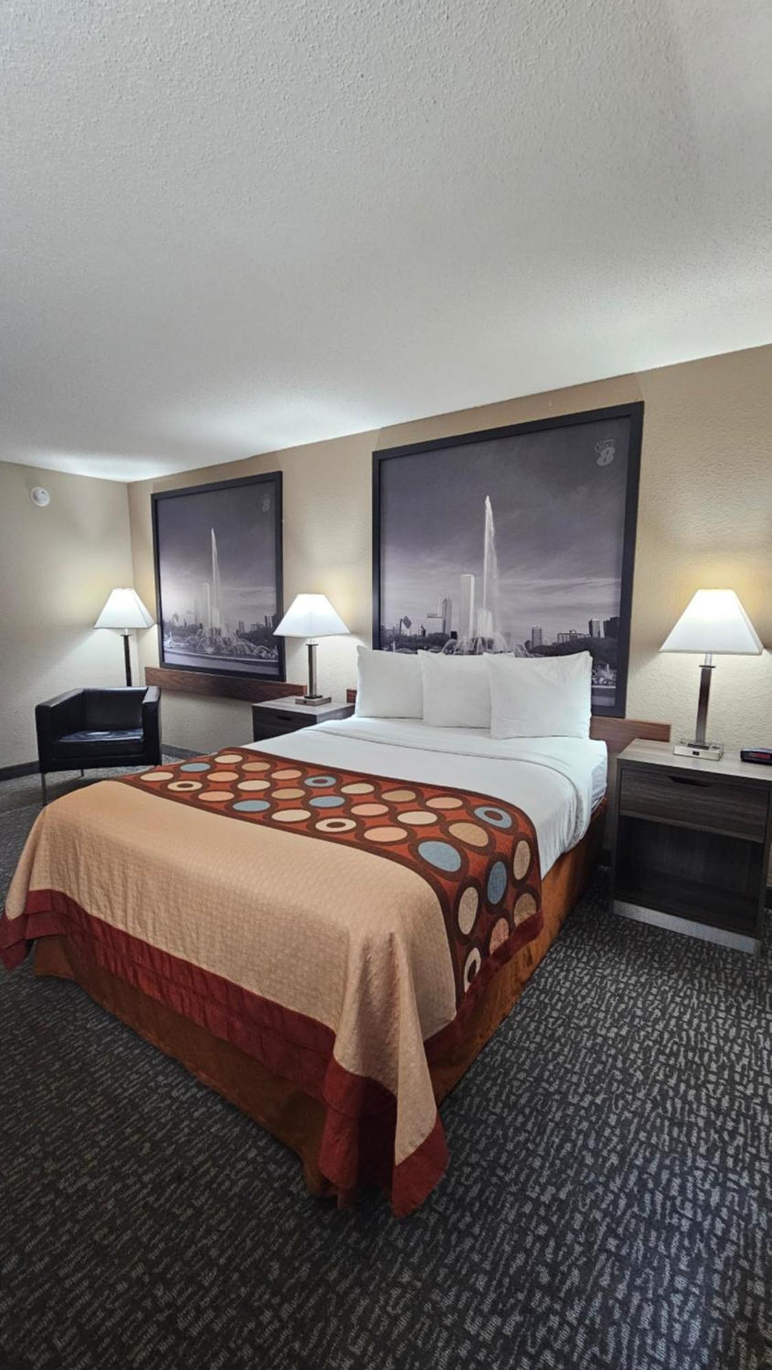 Super 8 By Wyndham Elgin Ξενοδοχείο Εξωτερικό φωτογραφία